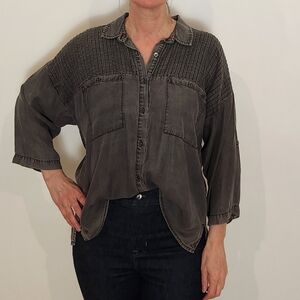 Lovestitch Women's Gray Button-Up Top
